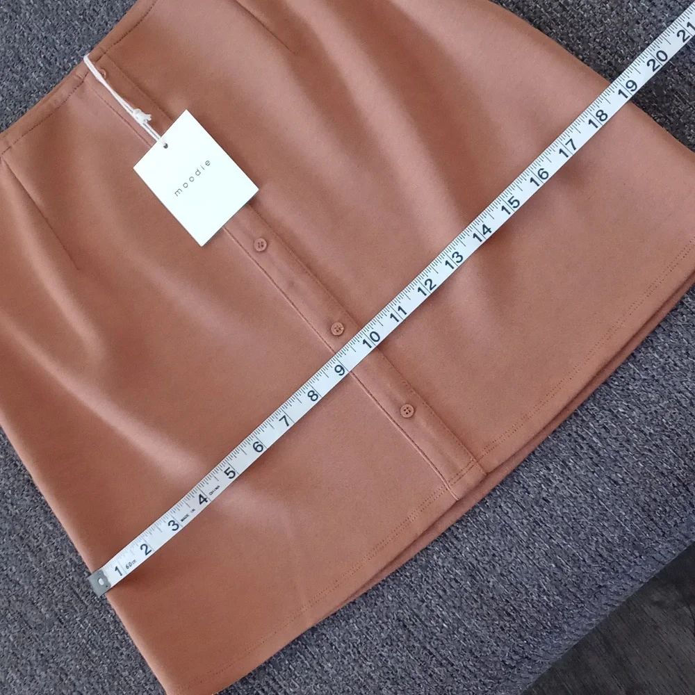 🆕️ 🖤Moodie🖤 - Camel Faux Button Front Stretch Skirt